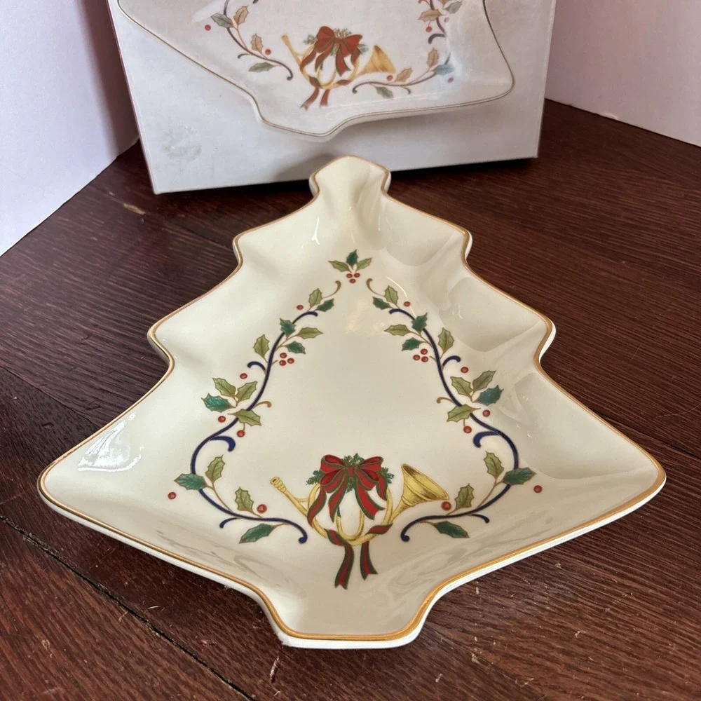 Mikasa Holly Elegance Candy Snack Dish 8